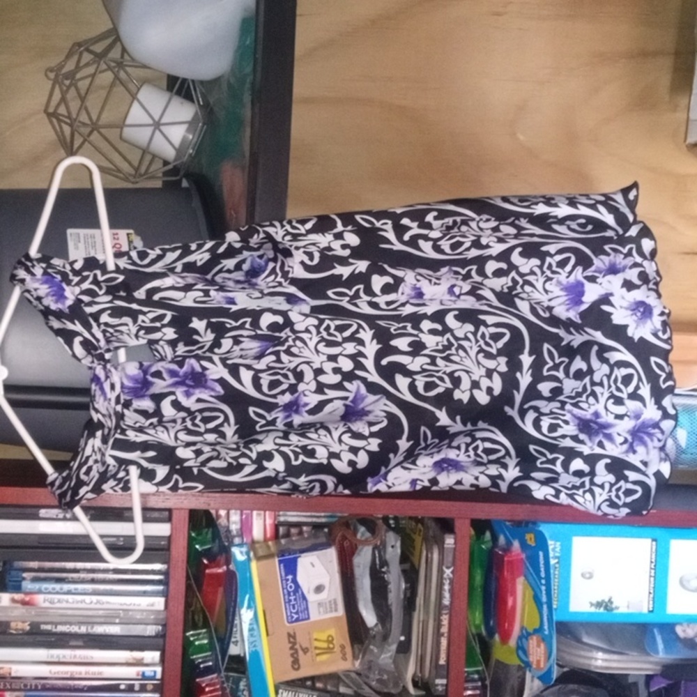 Dress - Picture 2 of 4